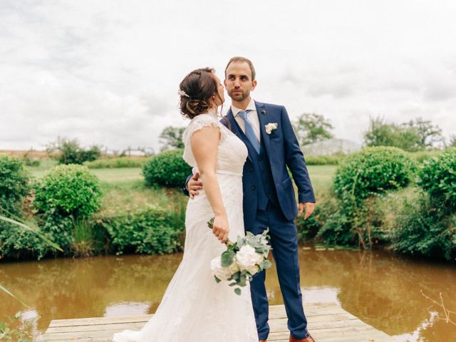 Le mariage de Pierre et Joanne à Saint-Marcel-de-Félines, Loire 69