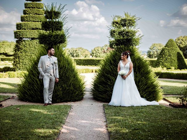 Le mariage de Théo et Emilie à Saint-Jean-d&apos;Ardières, Rhône 2