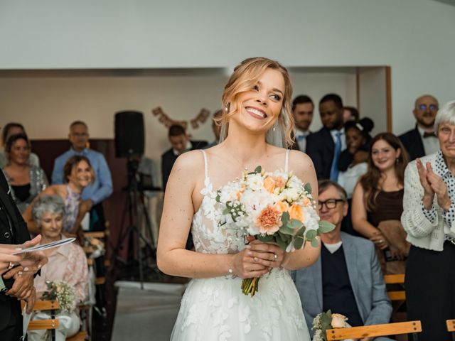 Le mariage de Cédric et Thabéa à Saint-Médard-d'Eyrans, Gironde 24