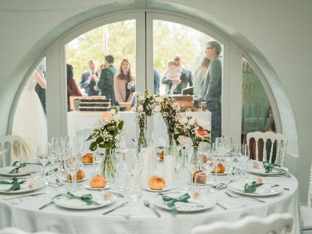 Le mariage de Cédric et Thabéa à Saint-Médard-d'Eyrans, Gironde 44