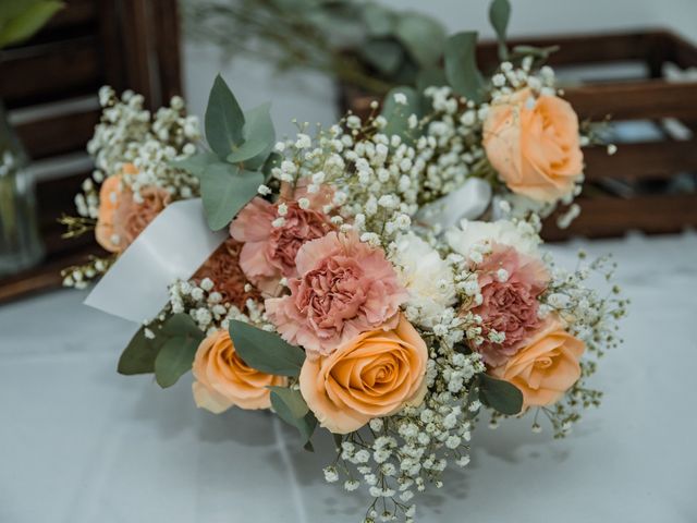 Le mariage de Cédric et Thabéa à Saint-Médard-d'Eyrans, Gironde 56