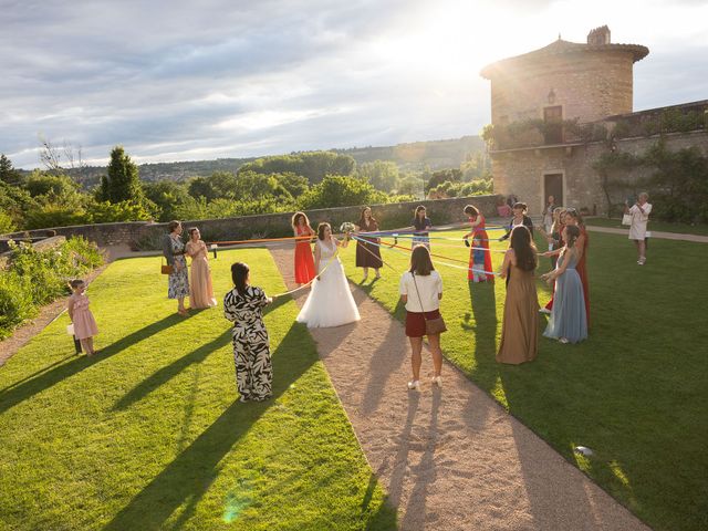 Le mariage de David et Mathilda à Sainte-Euphémie, Ain 1
