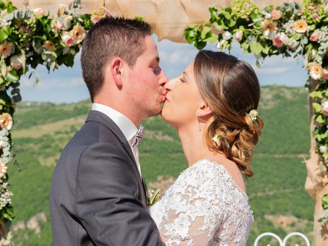 Le mariage de Bastien et Céline à Sainte-Eulalie-de-Cernon, Aveyron 15