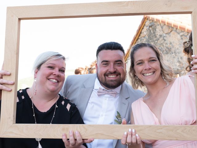 Le mariage de Bastien et Céline à Sainte-Eulalie-de-Cernon, Aveyron 25