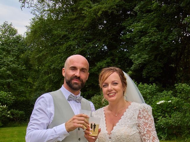 Le mariage de Etienne et Coralie à La Glacerie, Manche 24