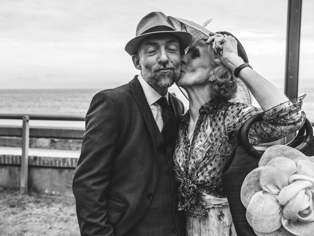 Le mariage de Ross et Isabelle à Capbreton, Landes 22
