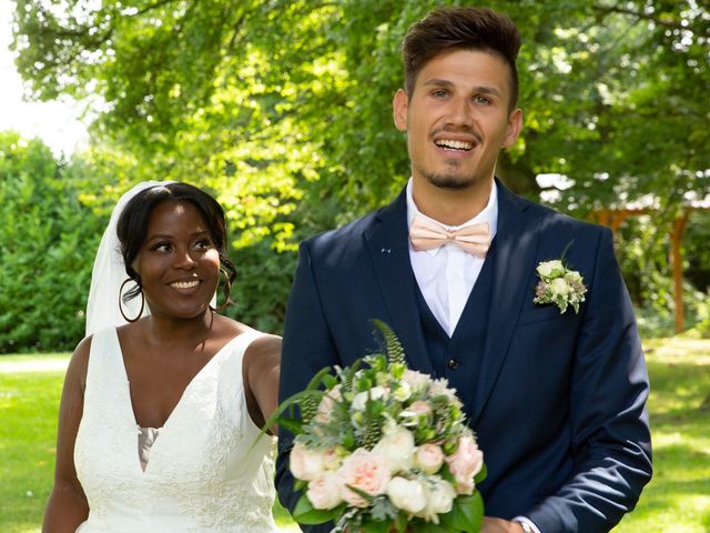 Le mariage de Romain et Naomie à Fresneaux-Montchevreuil, Oise 5