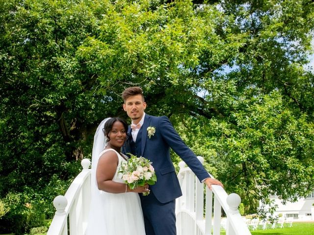 Le mariage de Romain et Naomie à Fresneaux-Montchevreuil, Oise 9