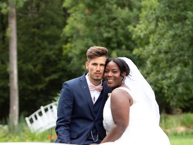 Le mariage de Romain et Naomie à Fresneaux-Montchevreuil, Oise 10