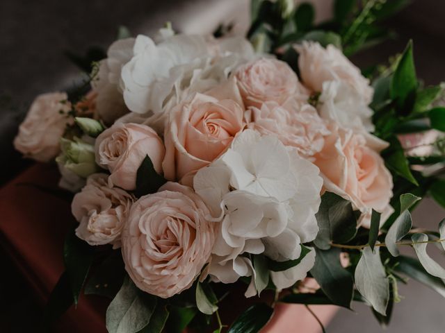 Le mariage de Cédric  et Émilie  à Marey-lès-Fussey, Côte d&apos;Or 1