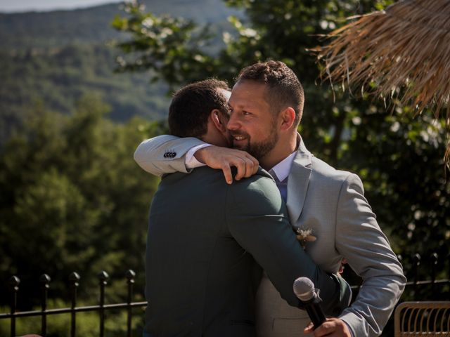 Le mariage de Romain et Charlotte à Beaujeu, Alpes-de-Haute-Provence 89