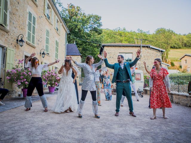 Le mariage de Romain et Charlotte à Beaujeu, Alpes-de-Haute-Provence 125