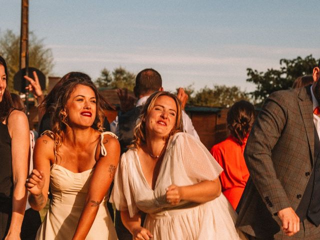 Le mariage de Pierre Jean et Morgane à Saint-Pierre-des-Échaubrognes, Deux-Sèvres 13