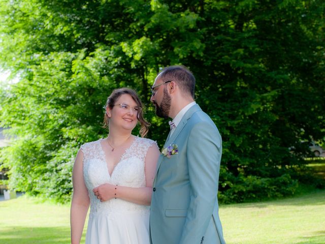 Le mariage de Joel et Elise à Bron, Rhône 23