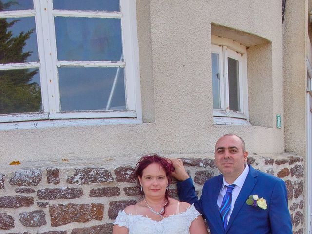 Le mariage de Fabrice et Aurélie à Saint-Jean-des-Champs, Manche 12