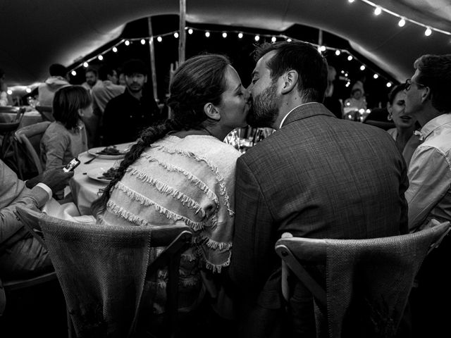 Le mariage de Aymeric et Alice à Monieux, Vaucluse 2