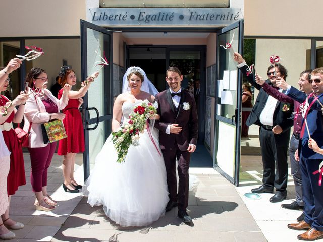 Le mariage de Kevin et Alexia à Saint-Léon-sur-l&apos;Isle, Dordogne 7