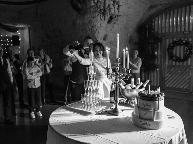 Le mariage de Valentin et Anaïs à Vouvray, Ain 23
