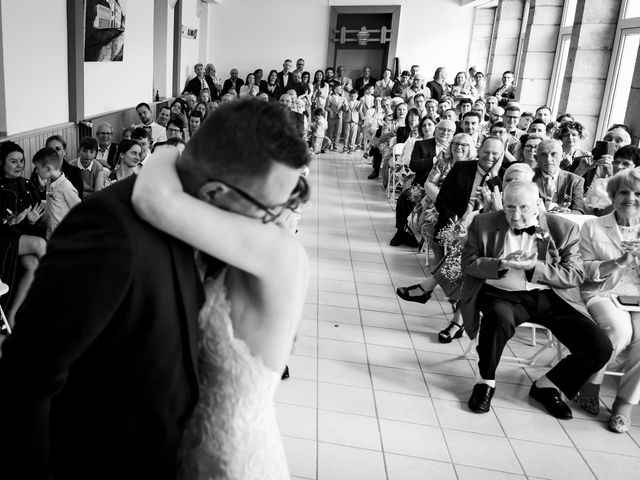 Le mariage de Loic et Mylène à Pont-lès-Moulins, Doubs 57