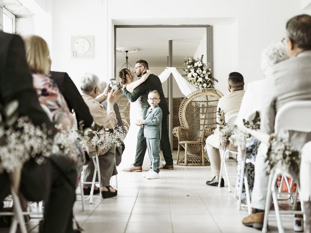 Le mariage de Loic et Mylène à Pont-lès-Moulins, Doubs 63