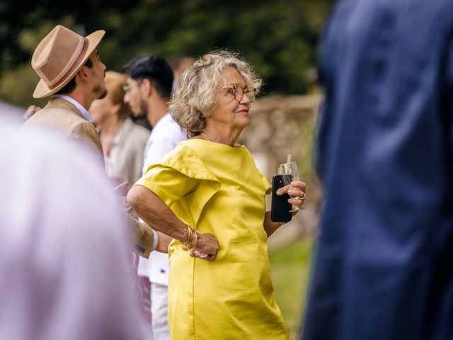 Le mariage de Baptiste et Clementine à Treignac, Corrèze 43