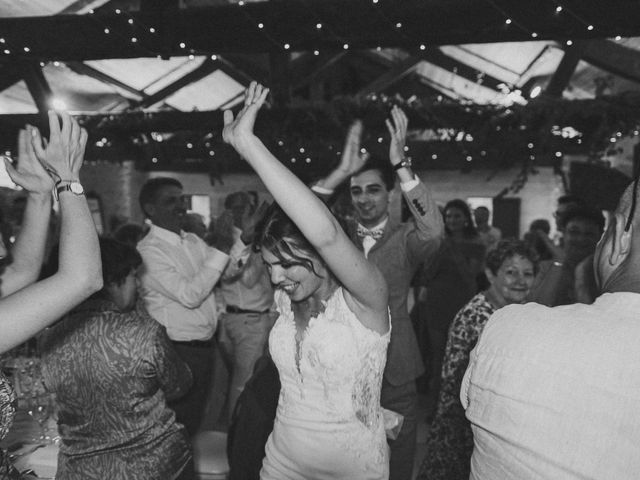 Le mariage de Coline et Baptiste à Saint-Gènes-de-Castillon, Gironde 2