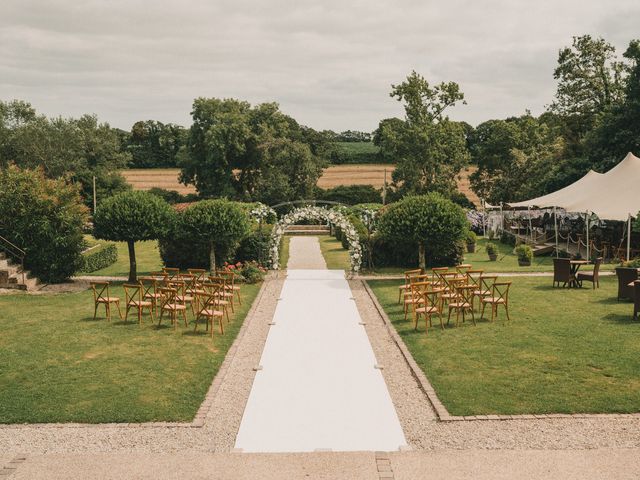 Le mariage de Omar et Karin à Quimper, Finistère 14