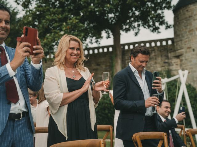 Le mariage de Omar et Karin à Quimper, Finistère 54