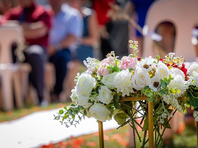 Le mariage de Swann et Caroline à La Charité-sur-Loire, Nièvre 3