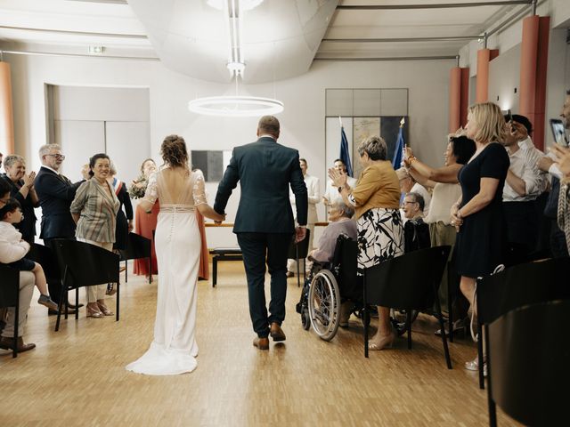 Le mariage de Maxime et Agathe à Marches, Drôme 16