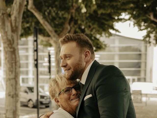 Le mariage de Maxime et Agathe à Marches, Drôme 17