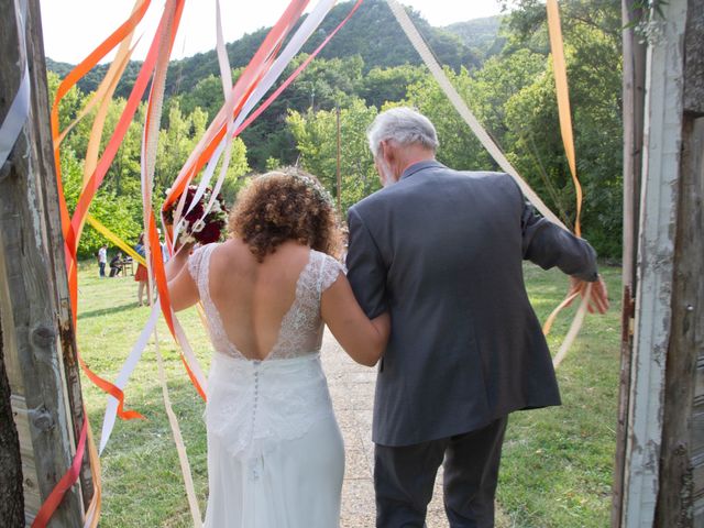 Le mariage de Edwin et Marie à Nyons, Drôme 38