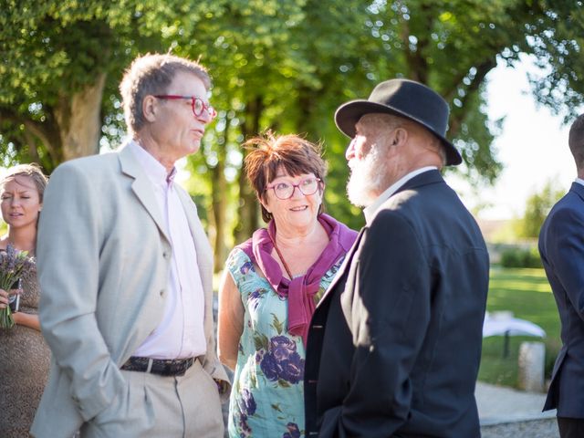 Le mariage de David et Isabel à Marans, Charente Maritime 113