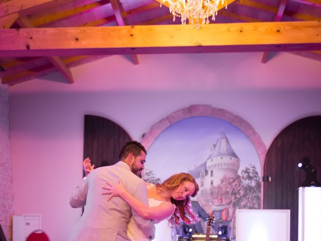 Le mariage de David et Isabel à Marans, Charente Maritime 192