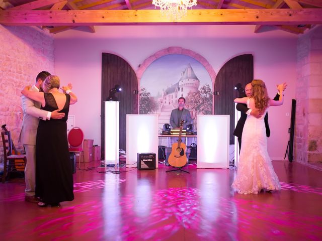 Le mariage de David et Isabel à Marans, Charente Maritime 207