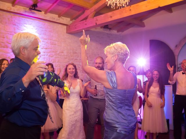 Le mariage de David et Isabel à Marans, Charente Maritime 262