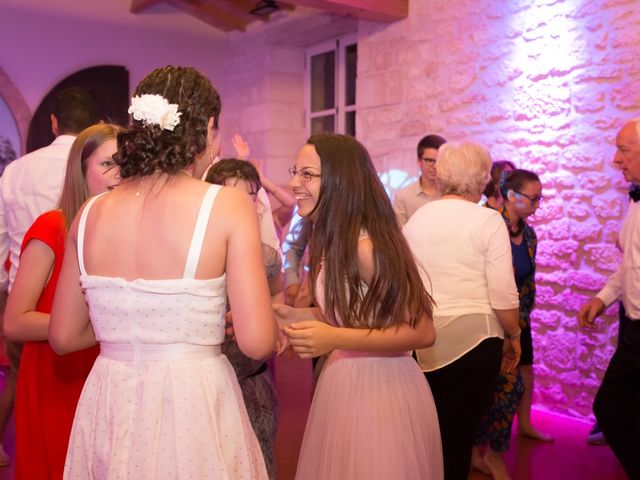 Le mariage de David et Isabel à Marans, Charente Maritime 270