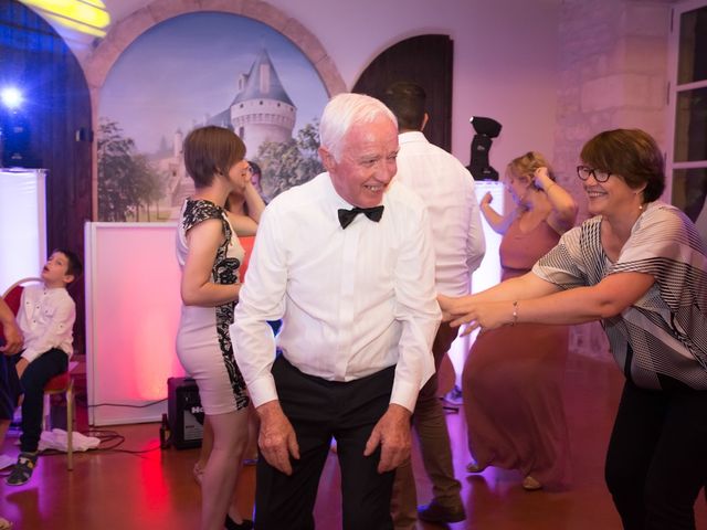 Le mariage de David et Isabel à Marans, Charente Maritime 274