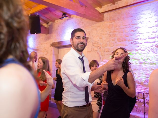 Le mariage de David et Isabel à Marans, Charente Maritime 283