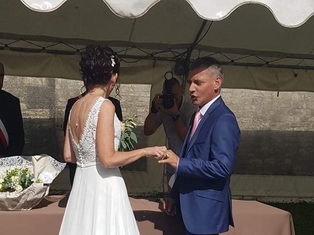 Le mariage de Johan et Sandrine  à Saint-Amant-de-Boixe, Charente 3