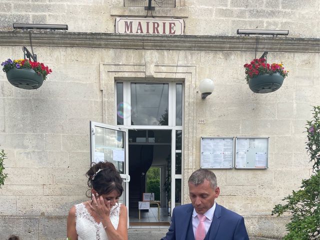 Le mariage de Johan et Sandrine  à Saint-Amant-de-Boixe, Charente 18