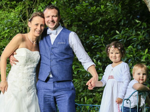 Le mariage de Fabien et Isabelle à Vailly-sur-Sauldre, Cher 24