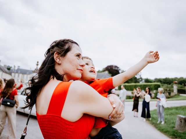 Le mariage de Julian et Caroline à Audrieu, Calvados 41