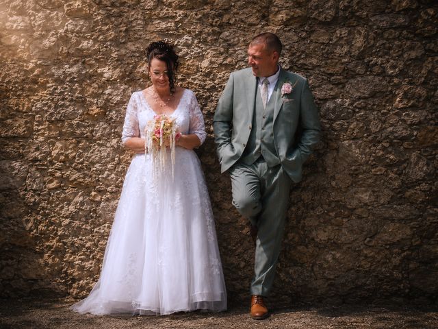 Le mariage de Christophe et Christelle à Les Essarts, Vendée 17