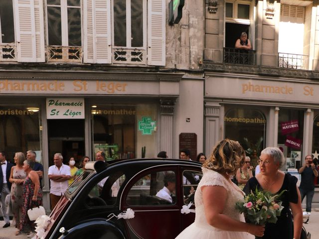 Le mariage de Simon et Hélène à Gensac-la-Pallue, Charente 6