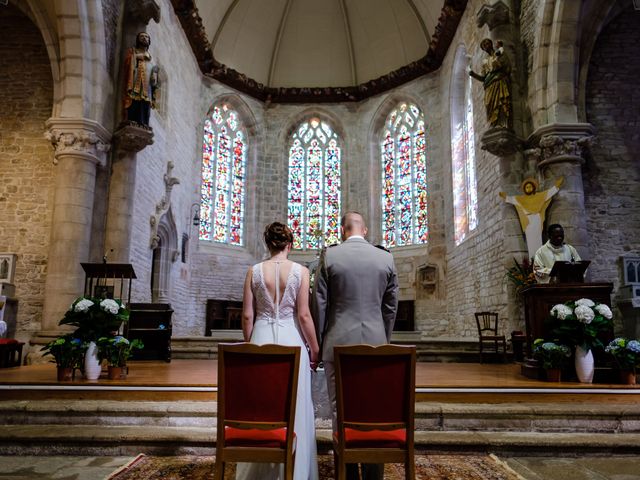 Le mariage de Loic et Camille à Trédion, Morbihan 31