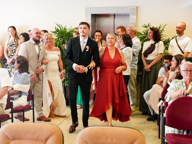 Le mariage de Romain et Amelie à Trets, Bouches-du-Rhône 6
