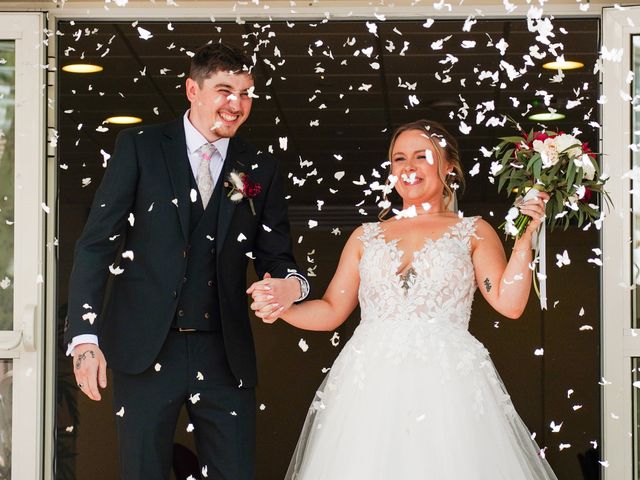 Le mariage de Romain et Amelie à Trets, Bouches-du-Rhône 8