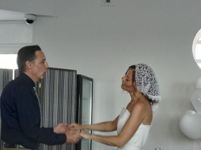 Le mariage de Olena et Tony à Les Sables-d'Olonne, Vendée 8