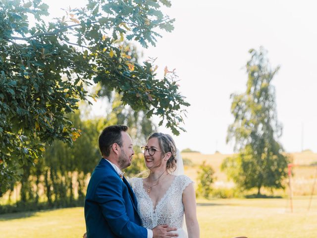 Le mariage de Nicolas et Pauline à Villers-Bocage, Calvados 10